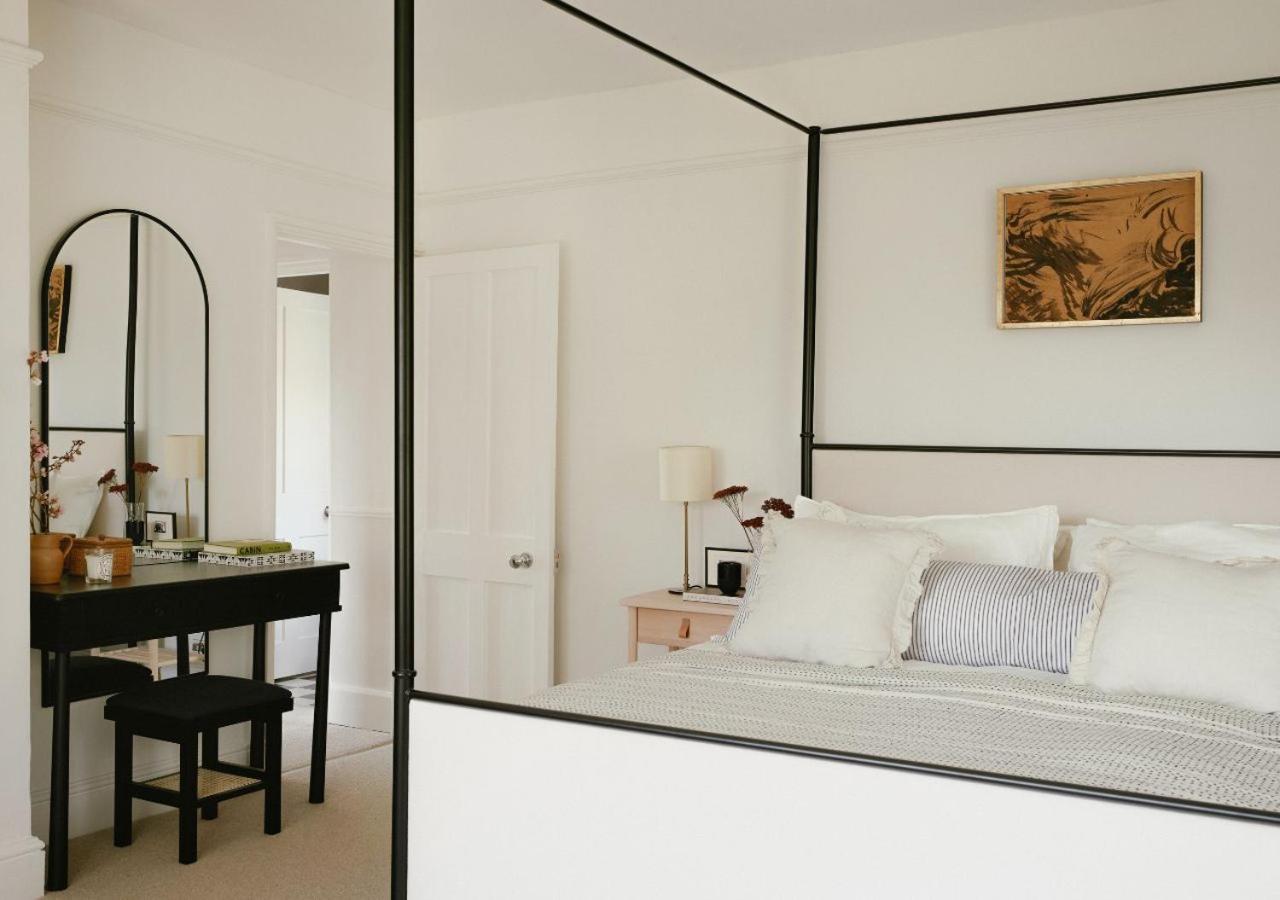 Trinity - Stunning House & Gardens! Hébergement de vacances North Cerney