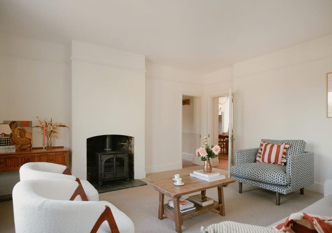 Trinity - Stunning House & Gardens! *